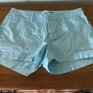 Mid rise, aqua marine shorts